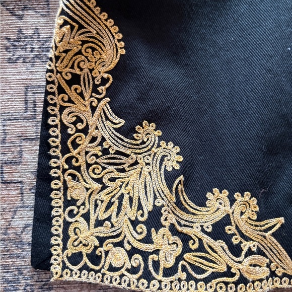 Elegant Black and Gold Women's Blazer - Picture 4 of 16